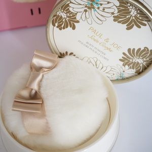 Paul & Joe body powder